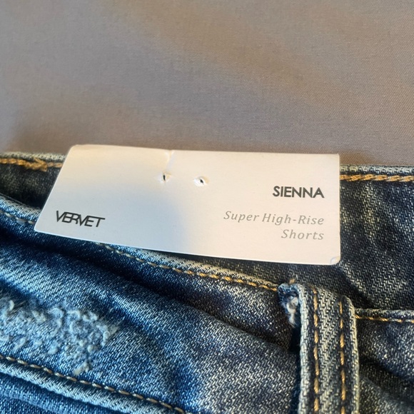 Vervet The Britt Frayed Denim Shorts - Picture 3 of 6